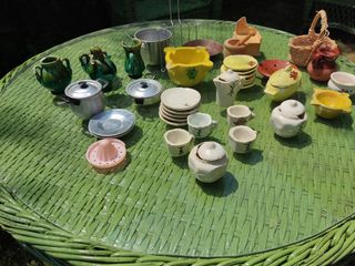 Cocinita antigua de madera con sus cacharritos
