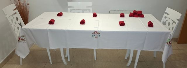 Mantel Navidad bordado 150x250cm.