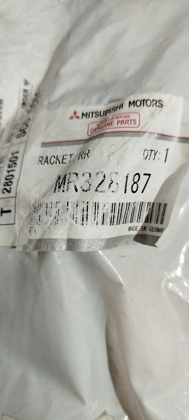 Soporte parachoques Mitsubishi