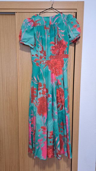 Vestido fiesta estampado flores, con fondo verde
