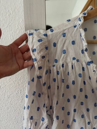 Blusa Zara lunares azul y blanco