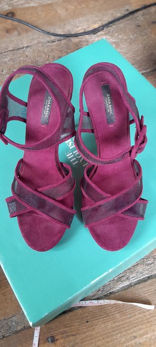 Sandalias Zara.