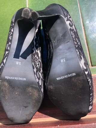 Zapatos tacón negros encaje plata