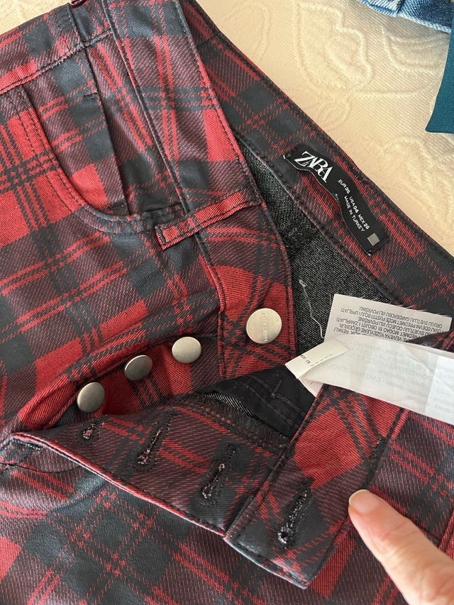Pantalones Zara - Rojo y Negro - Talla S