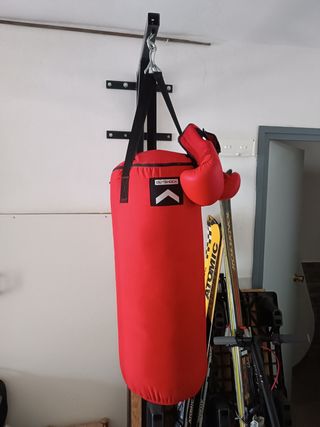 Saco boxeo Outshock + soporte + guantes