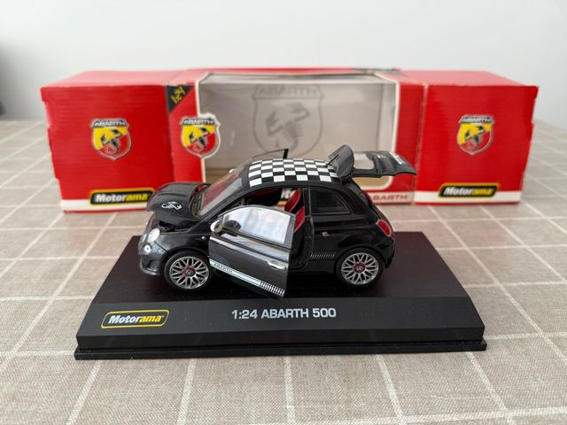 Miniatura coche Abarth 500 1:24