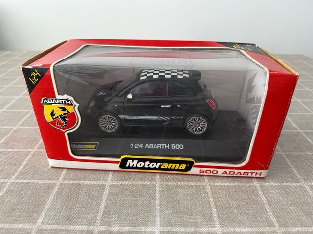Miniatura coche Abarth 500 1:24