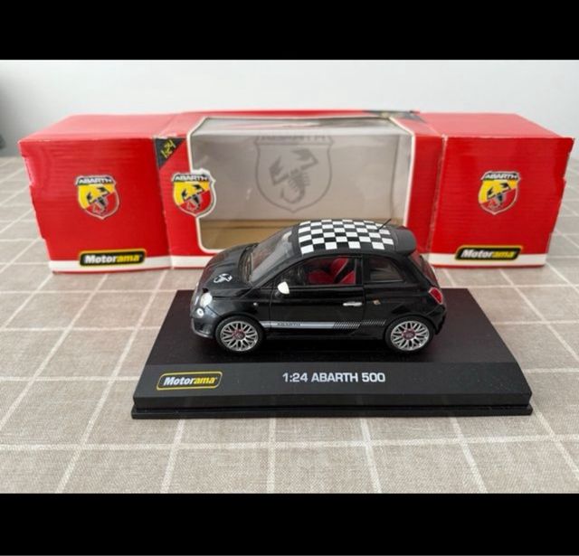 Miniatura coche Abarth 500 1:24