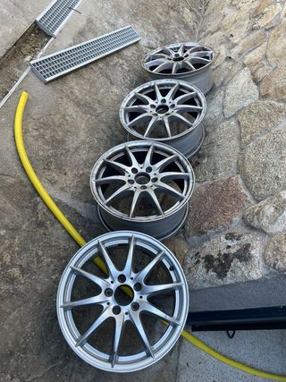 Llantas Mercedes - 4 unidades