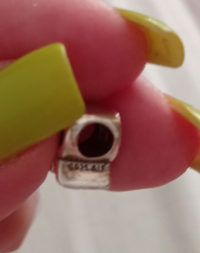 Charm Pandora letra R plata