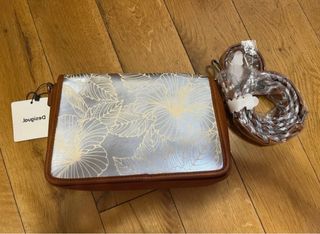 Bolso Desigual marrón y plata