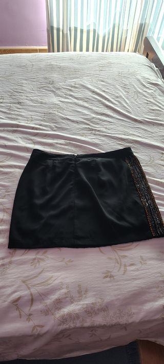 Falda negra y dorada lentejuelas