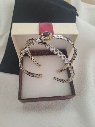 Pulseras de plata.
Artesanales
