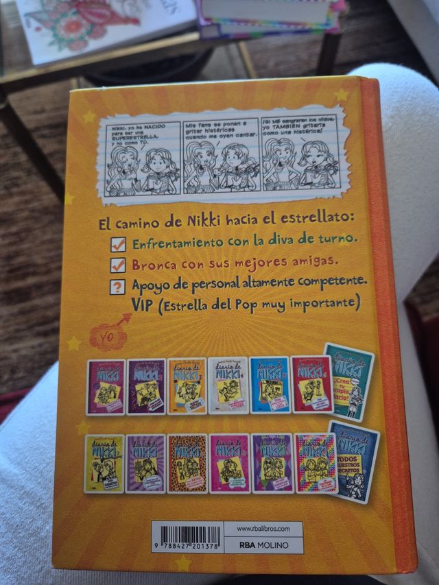 Diario de Nikki 3 - Una estrella del pop muy po...