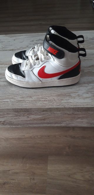 Zapatillas Nike altas rojas y blancas
