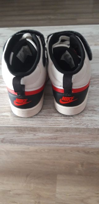 Zapatillas Nike altas rojas y blancas