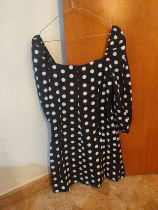 Vestido lunares blanco y negro