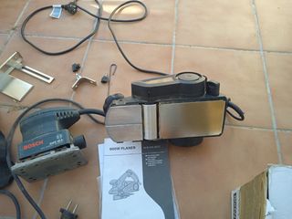 Bosch: Cepillo + Lijadora GSS 16 A