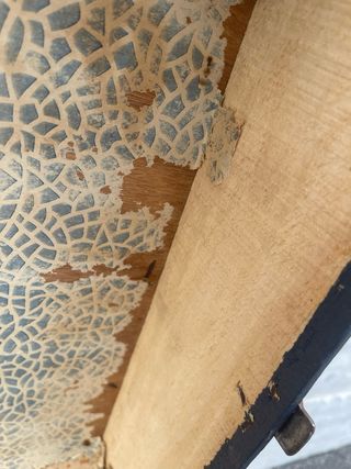 Baúl antiguo azul y marrón