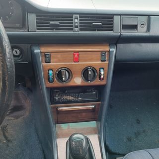 Mercedes-Benz 300D  1988