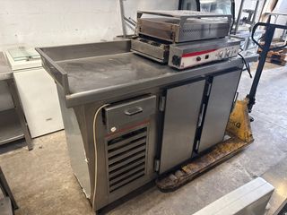 Mostrador acero inoxidable.