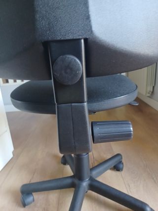 Silla oficina giratoria negra