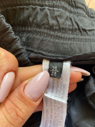 Pantalones tobillero Massimo Dutti negros