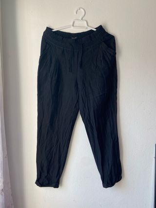 Pantalones tobillero Massimo Dutti negros