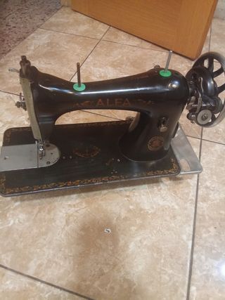 Máquina coser Alfa Antigua