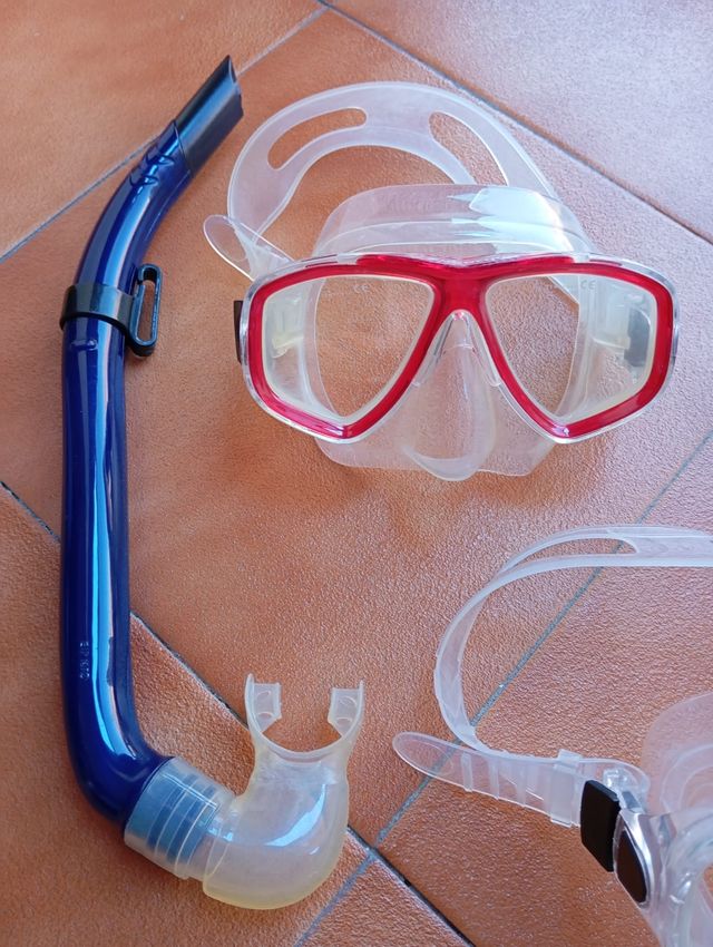 Vendo máscara de buceo SUBACQUA incluye tubo