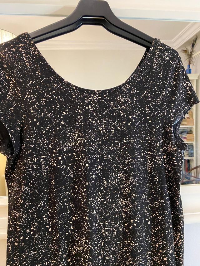 Vestido midi negro con estampado