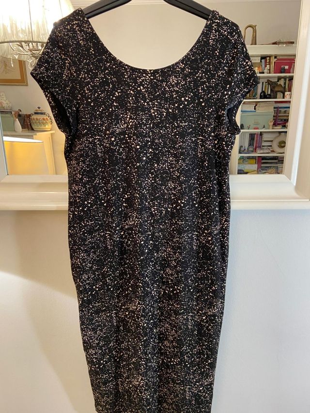 Vestido midi negro con estampado