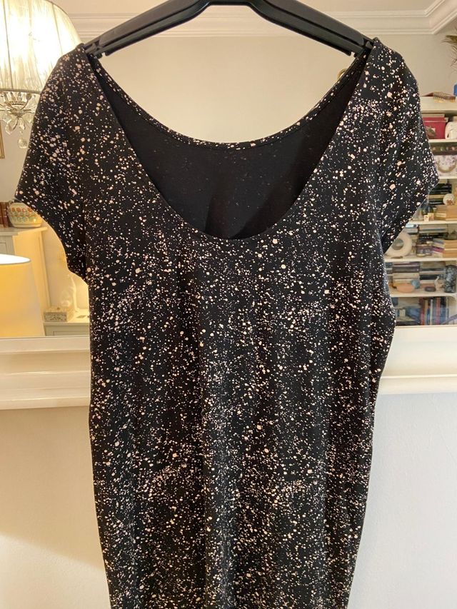 Vestido midi negro con estampado