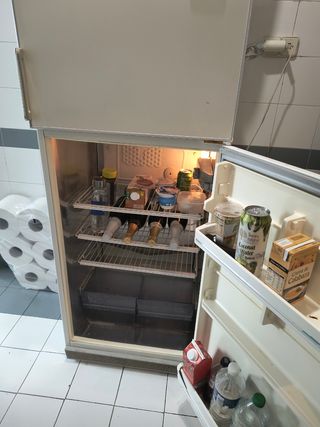 Nevera con congelador - Blanca
