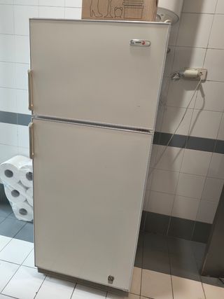 Nevera con congelador - Blanca