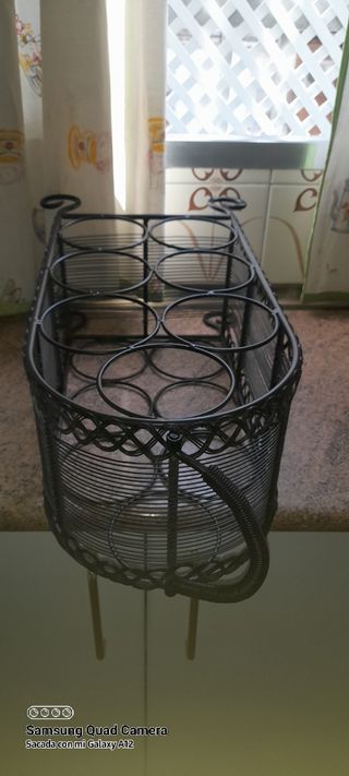 Botellero metálico negro - hecho a mano