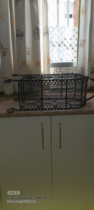 Botellero metálico negro - hecho a mano