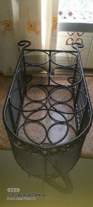 Botellero metálico negro - hecho a mano