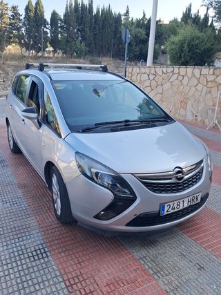 Opel Zafira Tourer 2013