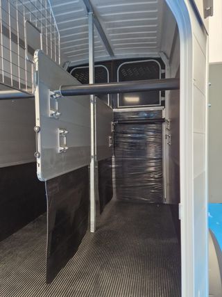 VAN DE CABALLOS HBX 506 IFOR WILLIAMS TRAILERS