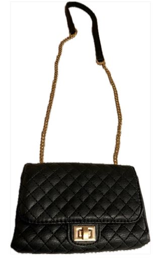 Bolso negro cadena dorada