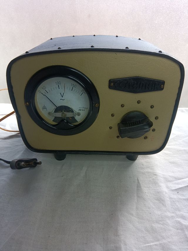 Voltímetro antiguo Contax Peso 3,500 kg.