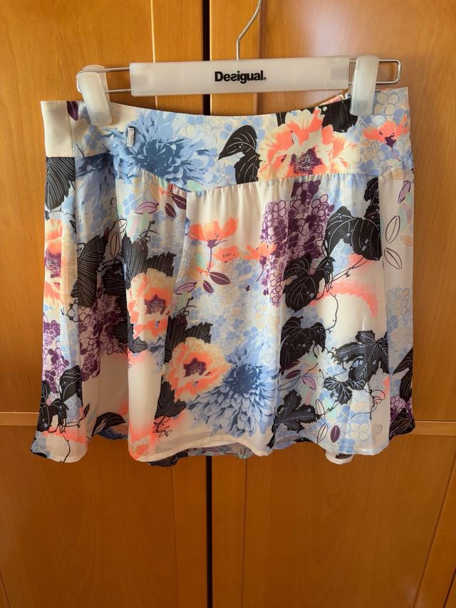 Falda floral