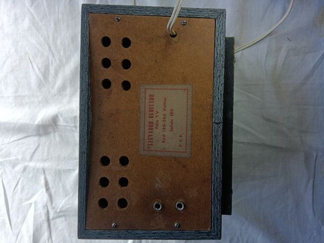 Voltímetro Magna - Elevador reductor para TV