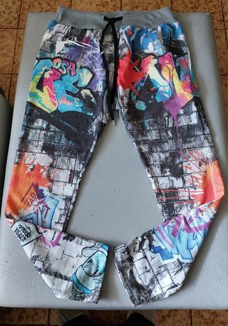 Pantaloni graffiti multicolor