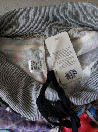 Pantaloni graffiti multicolor