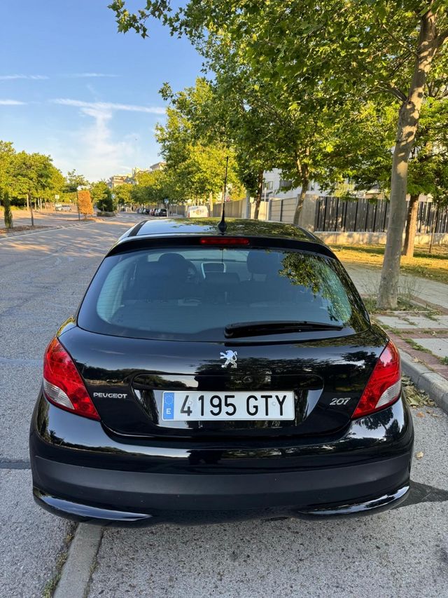Peugeot 207 2010