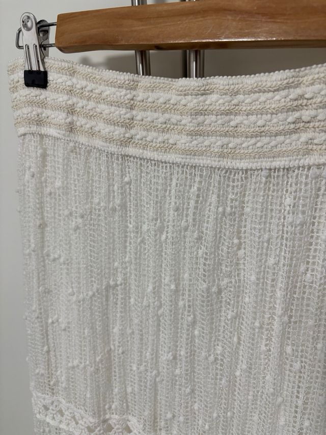 Conjunto blanco de top y falda