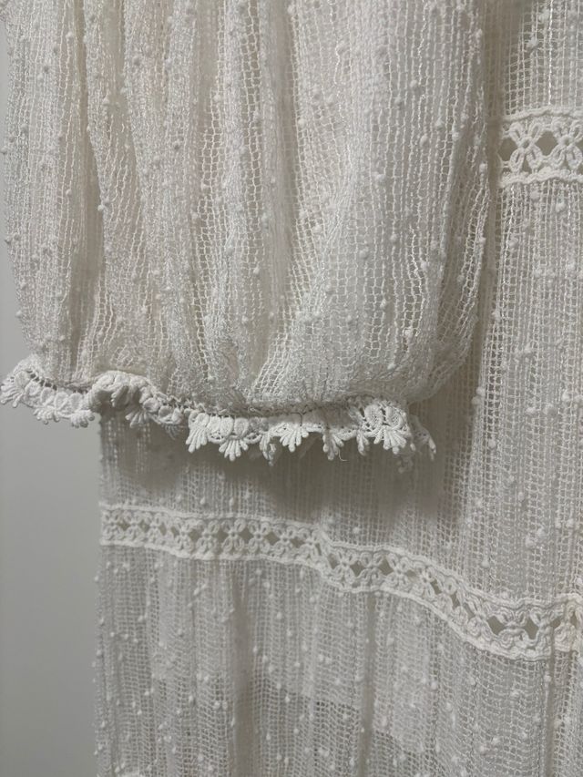 Conjunto blanco de top y falda