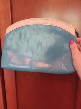 Bolso mano piel azul beige